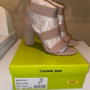 *Brand new in box* Gianni Bini Novaalene